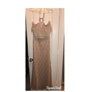 Long Dress beautiful neck piece